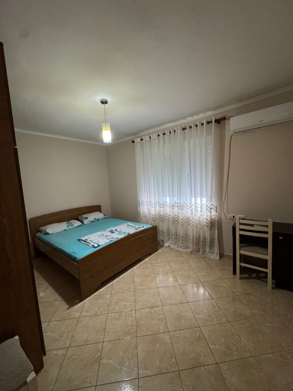 Apartament me qera