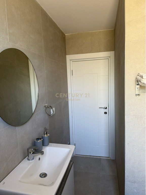 APARTAMENT 1+1 PER QIRA PRANE BANKES