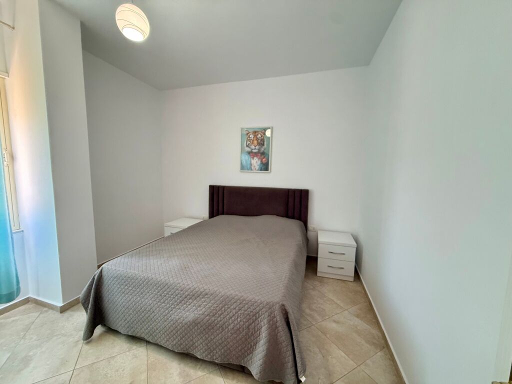 Qera afatgjate apartament 1+1 ne plazh iliria