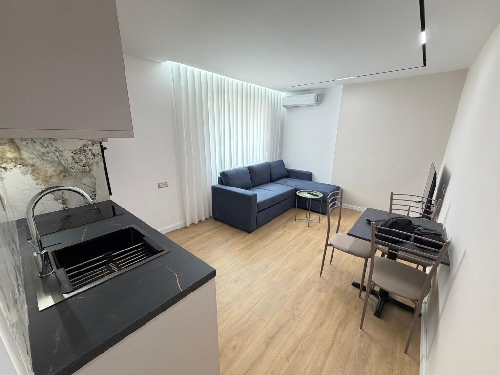 Shitet Apartament 1+1 Tek shkolla e Baletit