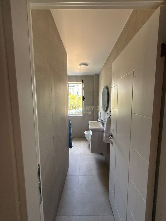 APARTAMENT 1+1 PER QIRA PRANE BANKES