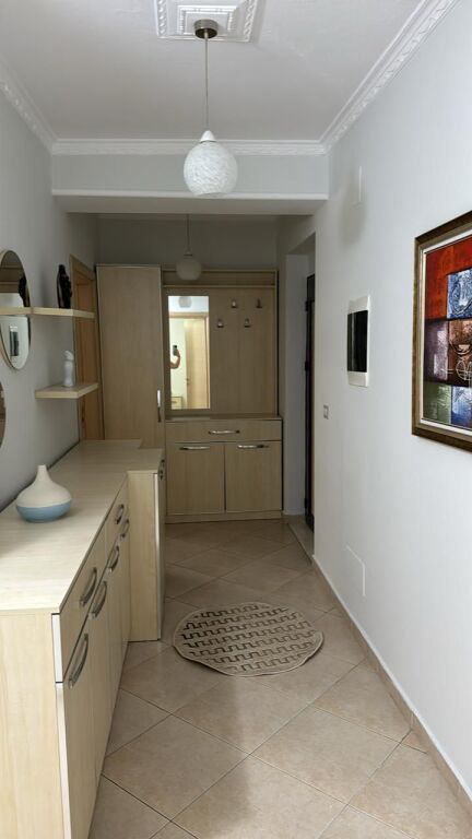 🏢Ne zonen e Don Boskos,jepet me qera apartament,2+1,i mobiluar 60,000Leke
