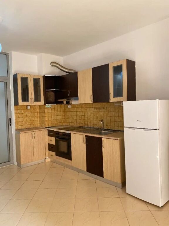 Apartameent 1+1 per qera Yzberisht !