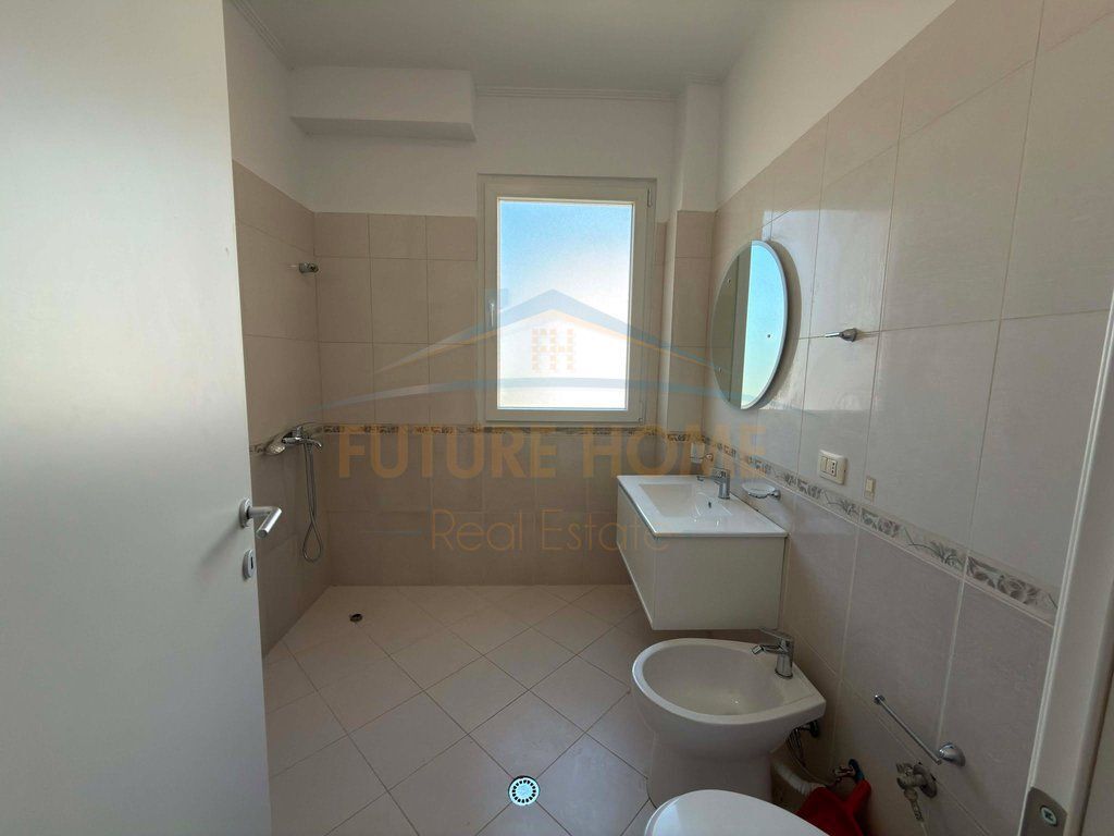 Shitet, Apartament 2+1, Unaza e Re