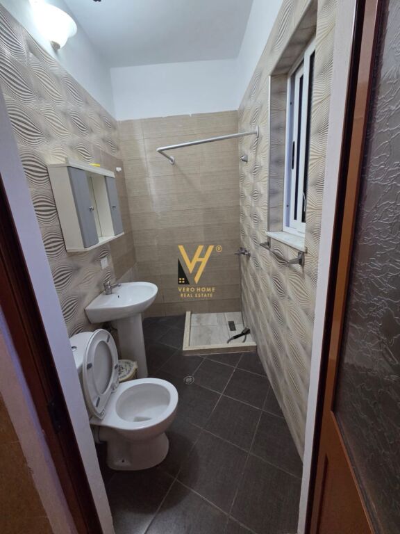 JEPET APARTAMENT 2+1 ME QIRA TE KODRA E PRIFTIT 38.000 LEKE