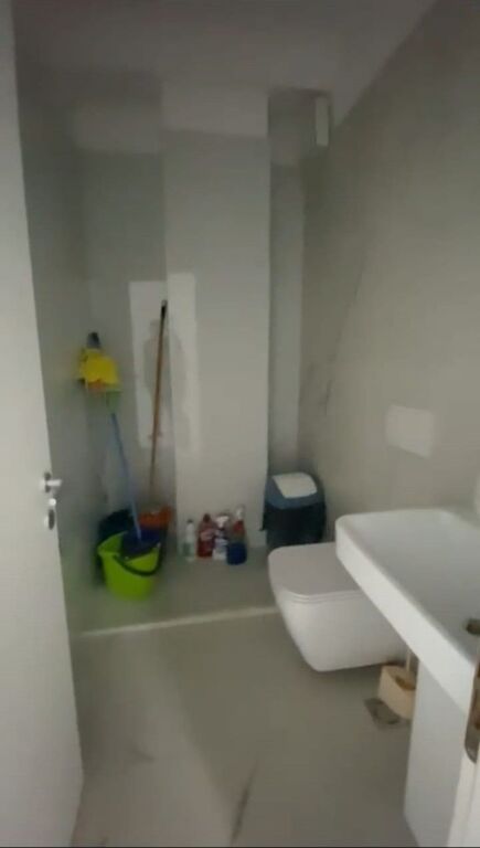 Qera | Ambjent Biznesi | Komuna e Parisit | 1200 €/muaj