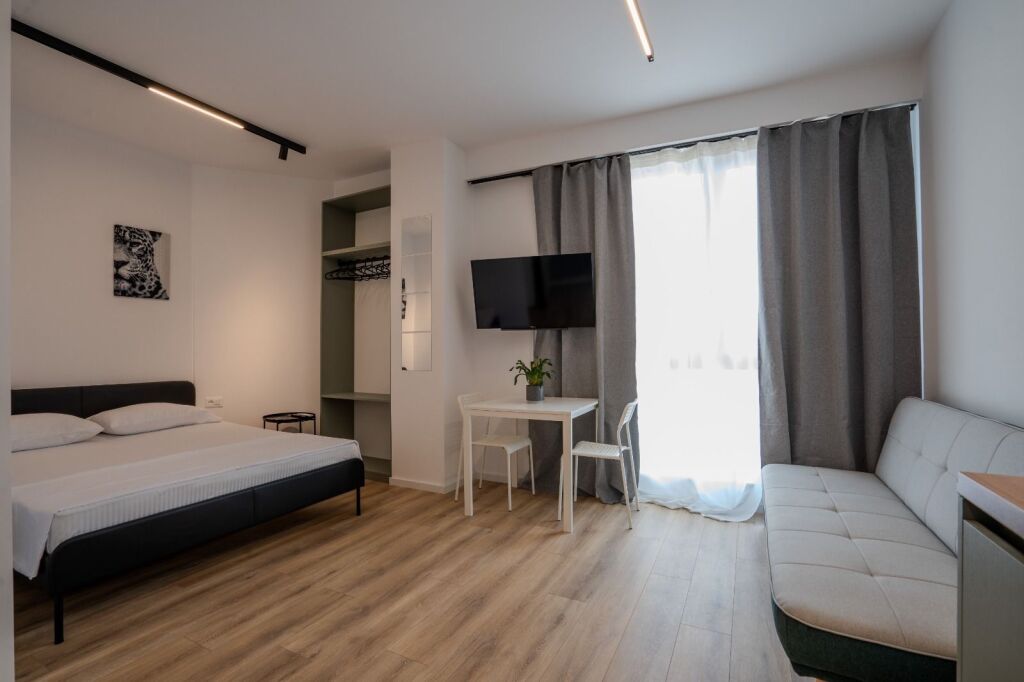 Shitet Apartament 1+1