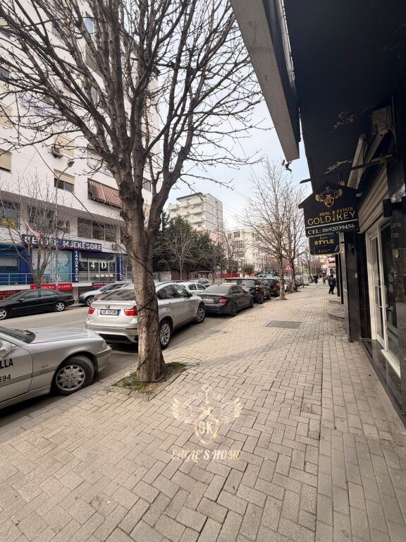 Ambjent Biznesi me QERA  📍Rruga Aleksander Goga  • 800€ Neto✅