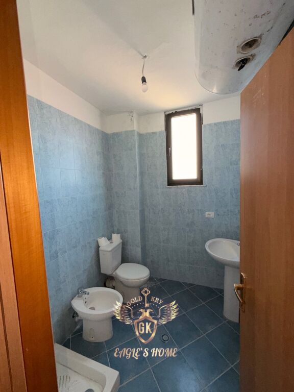 SHITET 2+1+2 me 2 Ballkone 140.000€  📍Markata Durres