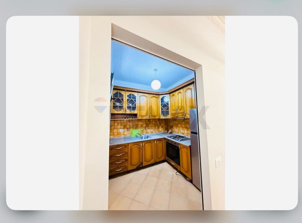 🏡 Shitet Apartament 1+1 – Pranë Tregut të Ri Elektrik, Rr. Ali Demi