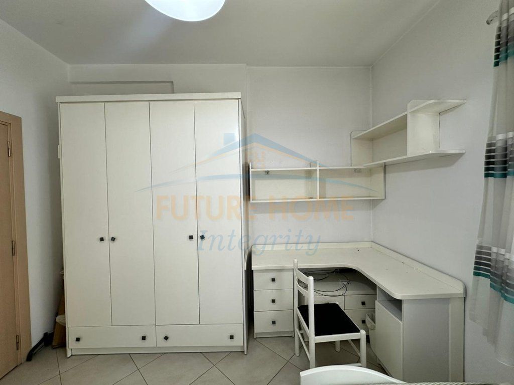 Affitto, Appartamento 2+1+2+Posto Auto Comune di Parigi, Tirana. 750 €