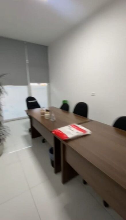 Qera | Ambjent Biznesi | Komuna e Parisit | 1200 €/muaj