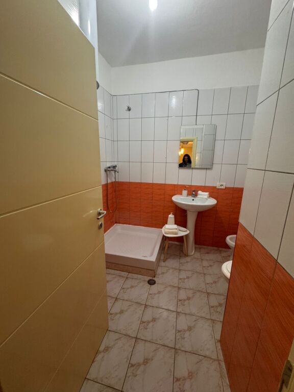 🏡 Shitet Apartament 1+1 me Pamje Deti  Golem 🌊