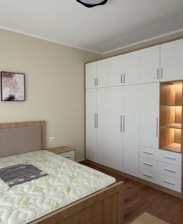 Jepet me qira 1+1 Laprake Dritan Hoxha 500 mije i padiskutushem