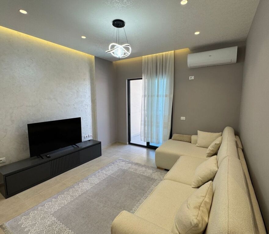 Shitet Apartament 1+1 Golem