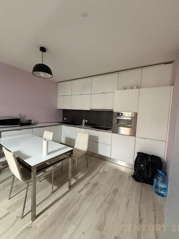 Apartament 1+1 per shitje te Komuna e Parisit
