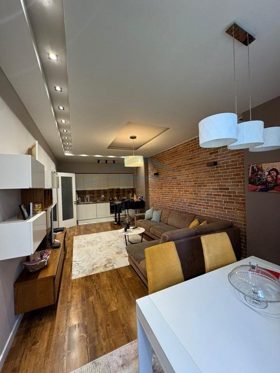 For sale, Apartment 2+1, Unaza e Re