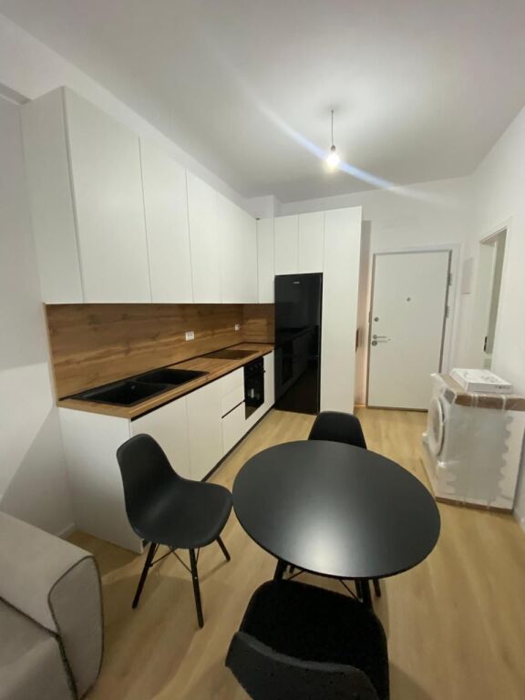 🏢Ne zonen e Ali Demit,Rezidenca Kadiu jepet me qera apartament,1+1,i mobiluar.40,000Leke