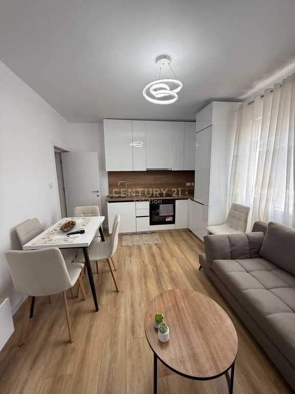 APARTAMENT 1+1 PER QIRA PRANE BANKES