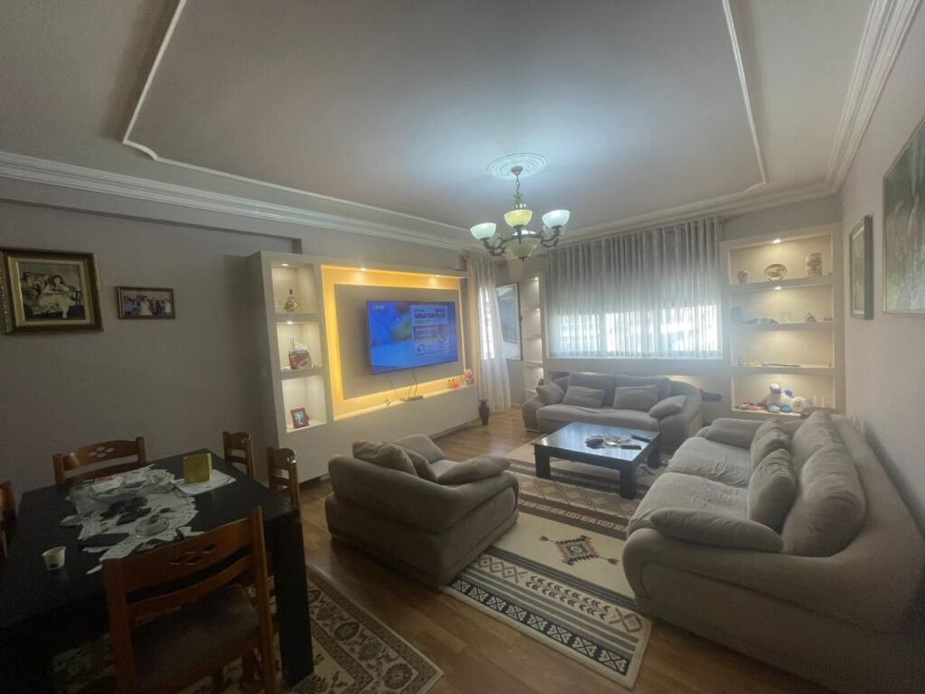 Apartament 3+1+2 për shitje në Astir !
