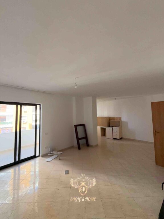 SHITET 2+1+2 me 2 Ballkone 140.000€  📍Markata Durres