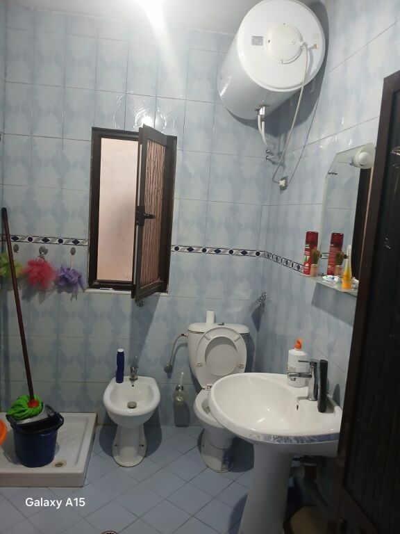APARTAMENT 1+1.43000 LEKE.ISH PARKU I AUTOBUZAVE