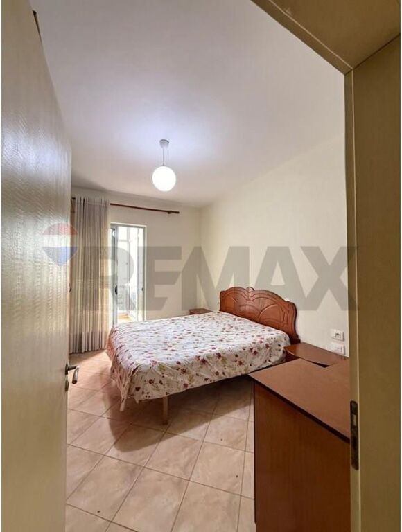 Apartament - Për Shitje - Tregu Elektrik I Ri, Tiranë
