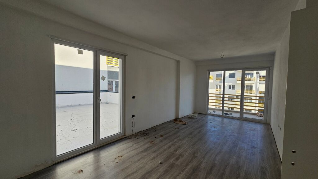 Jepet me qera Kati i Plotë - 4 Apartamente + Parkim – Laprakë