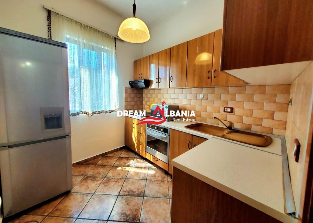 The second floor of a villa is for rent on Durres Street near Hotel Koloseu (ID 4251451)