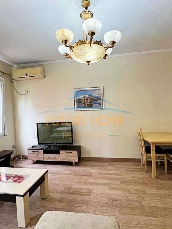 Shitet, Apartament 2+1, Rruga e Durrësit, Tiranë.