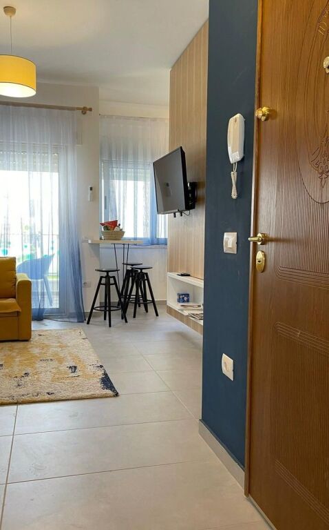 🏡 Shitet Apartament 1+1