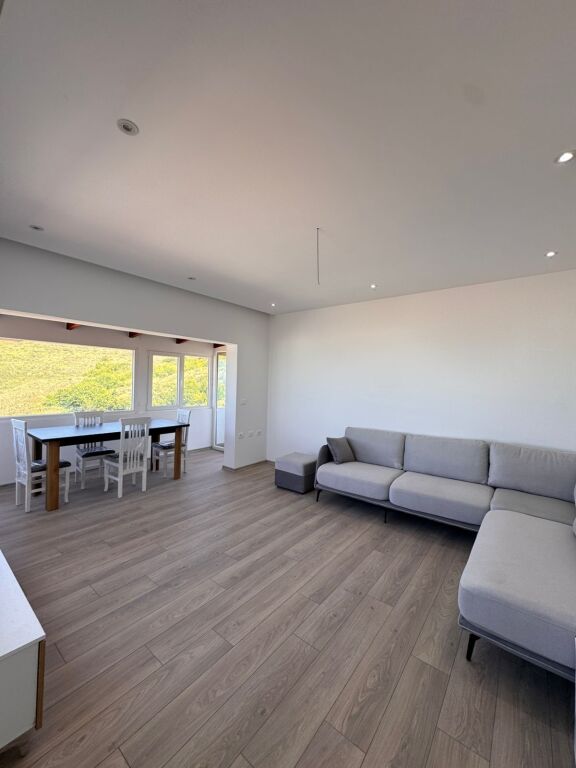 🏡 Apartament 2+1+2 në Shitje Pamje deti – Shkëmbi i Kavajës