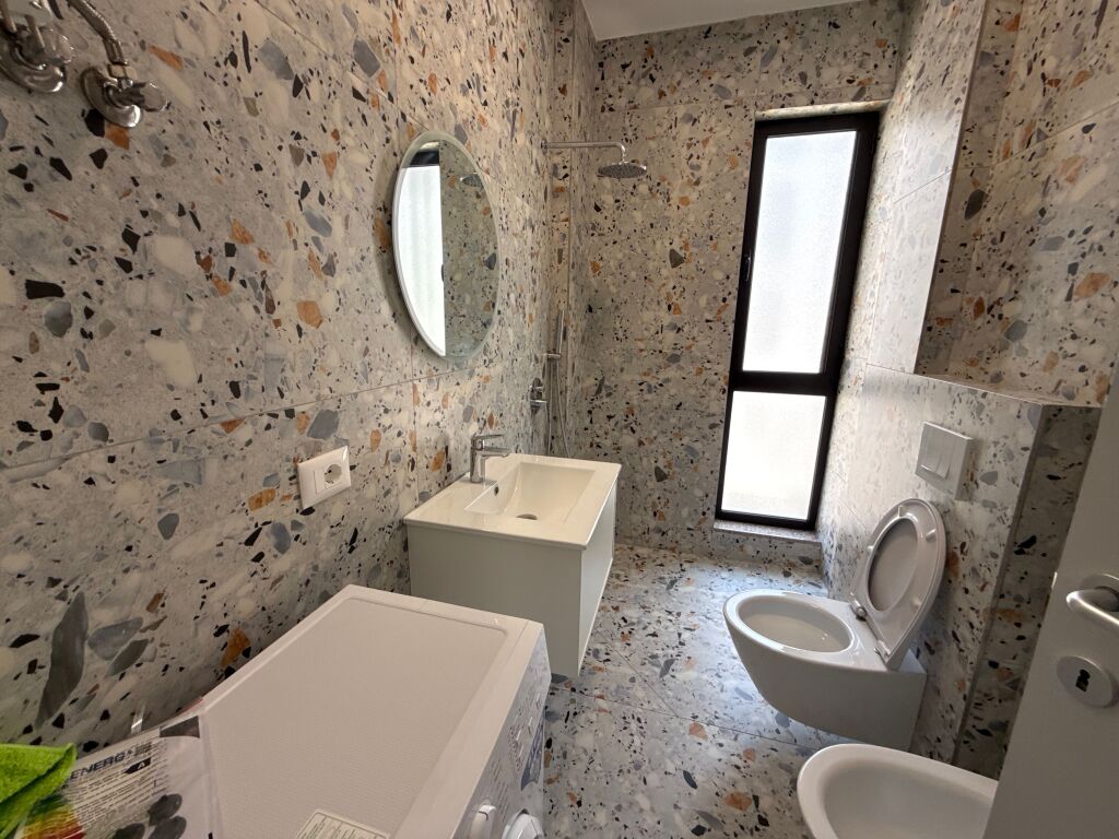🌊 Apartament 1+1 Për Shitje Në Zonën Prestigjioze Të Malit Të Robit — Vetëm 250 Metra Nga Deti.  Mali i Robit, Durrës Albania 83,000 €