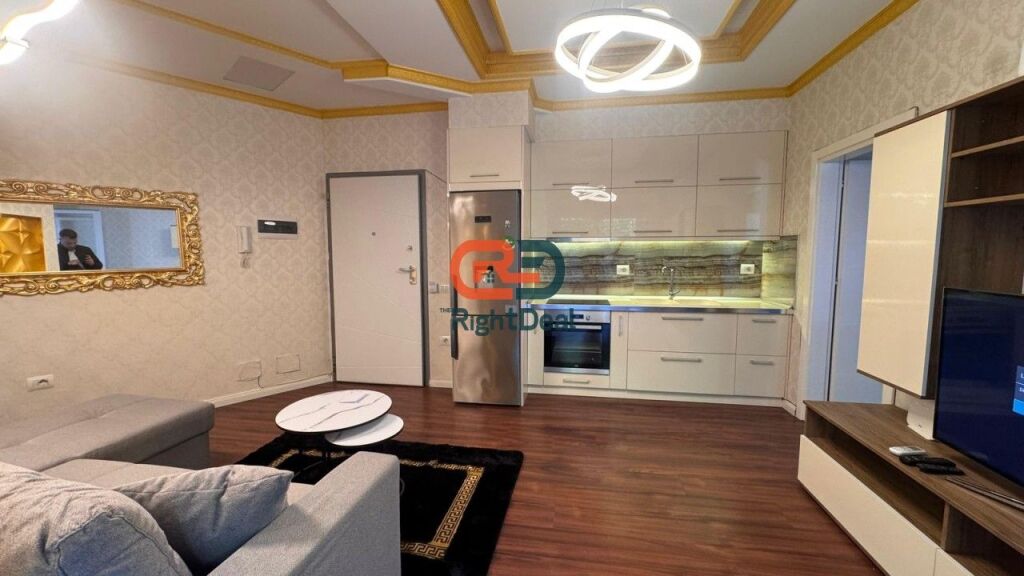 Tek Liqeni I Thate, Shitet Apartament 2+1 Ideal Per Banim!!!