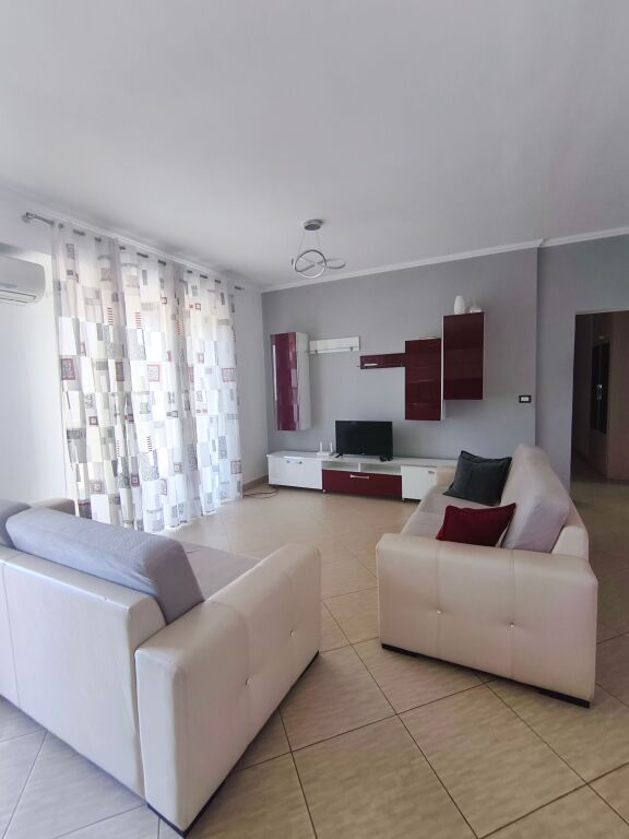 Apartament për Shitje 120 m² + Verandë 50 m² në Durrës, Stacioni i Trenit - Me Mobilim &amp; Garazh