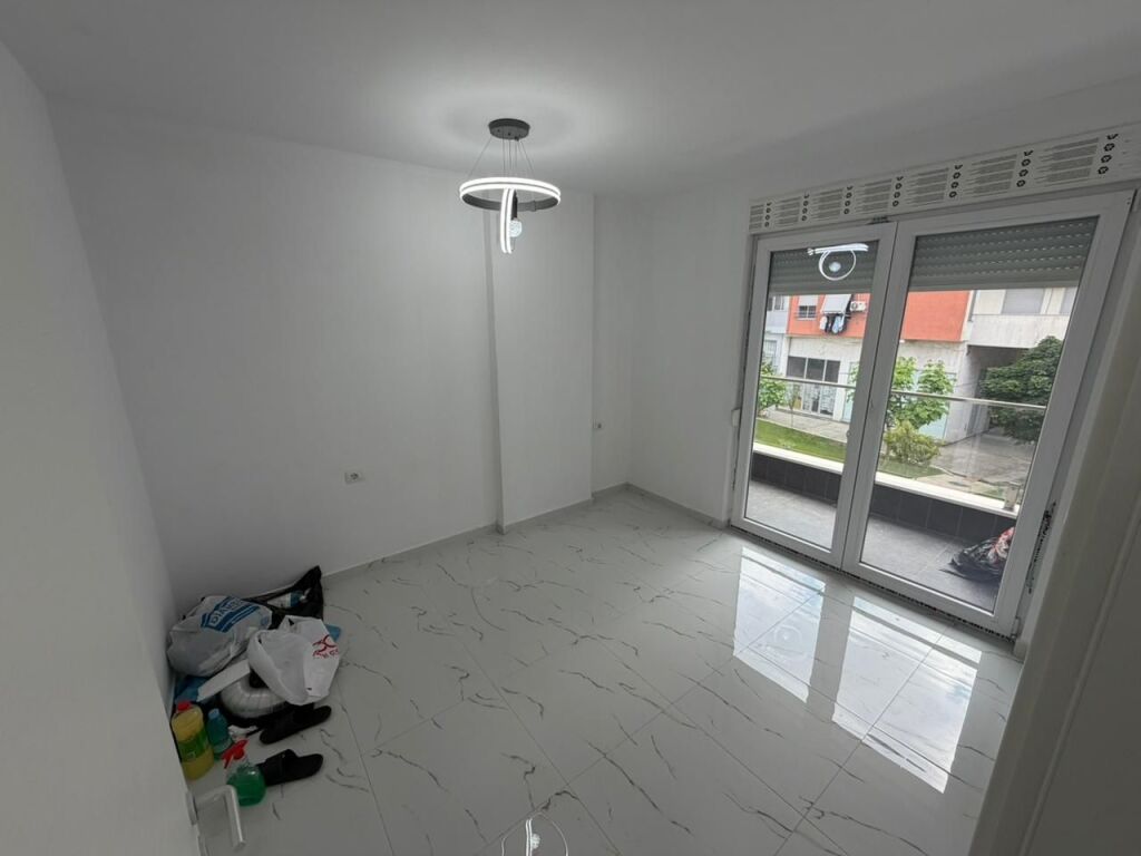 🏡✨ IN AFFITTO Appartamento 1+1 📍 Vicino all'Università “Beder”, in via “Jordan Misja”💰 Prezzo: 50.000 Lek / mese