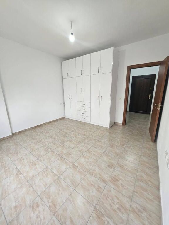 APARTMENT 1+1. 35000 LEKE.FRESK
