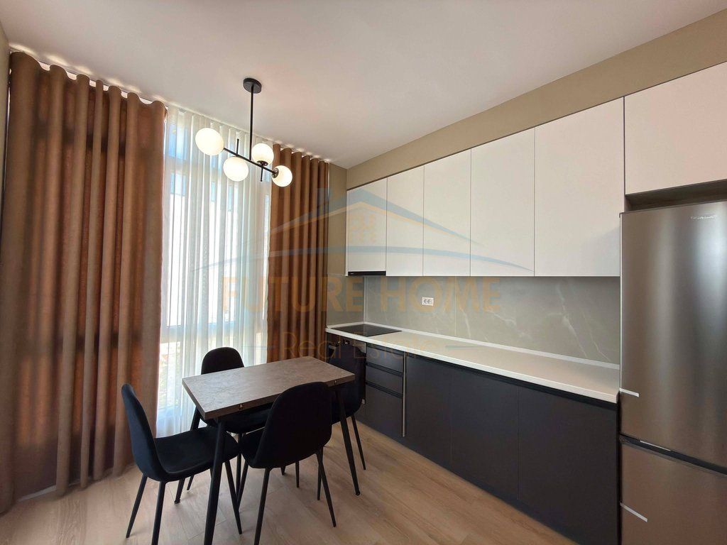 Shitet, Apartament 2+1, Unaza e Re