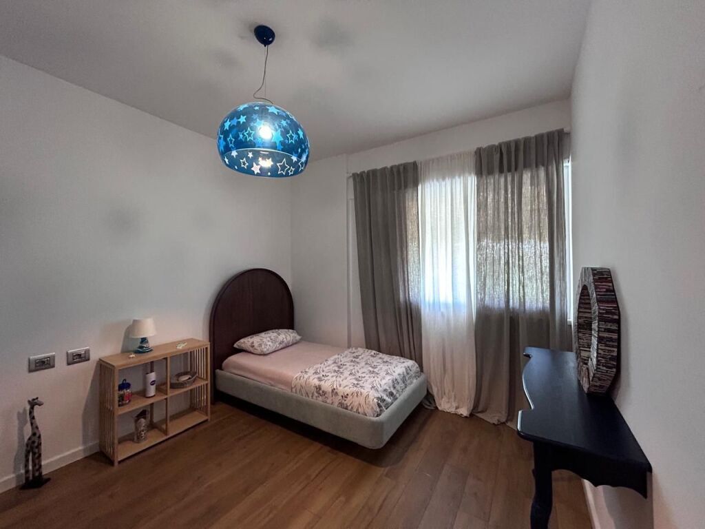 Apartament 2+1 me qira tek Liqeni i Thate