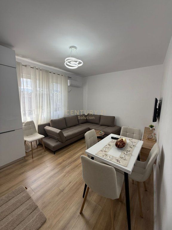 APARTAMENT 1+1 PER QIRA PRANE BANKES