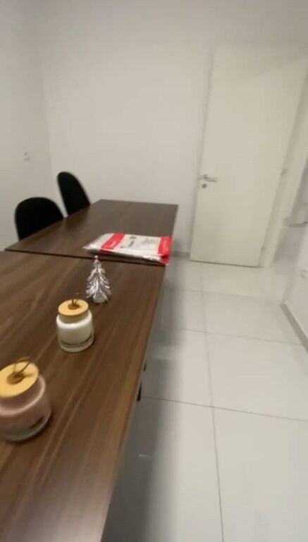 Qera | Ambjent Biznesi | Komuna e Parisit | 1200 €/muaj