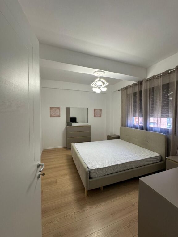 Jepet me qira apartament 1+1