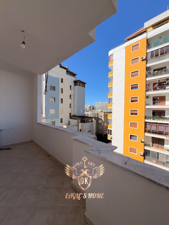 SHITET 2+1+2 me 2 Ballkone 140.000€  📍Markata Durres