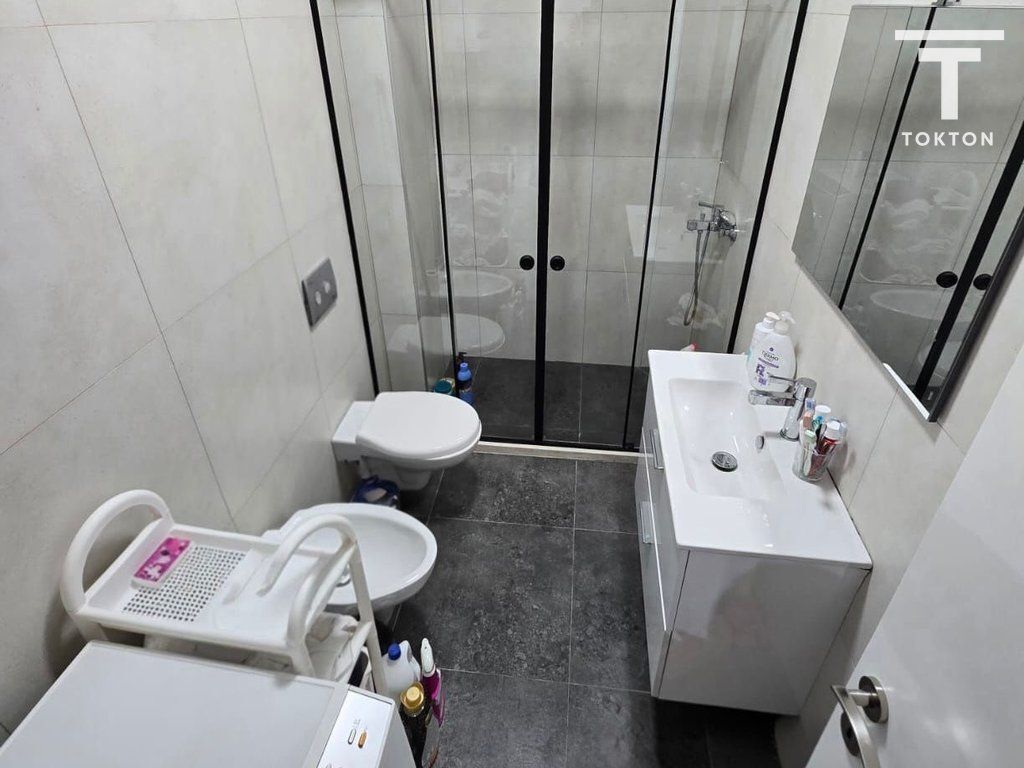 SHITET, APARTAMENT 1+1, KOMPLEKSI GOLDEN PARK 3, TIRANË