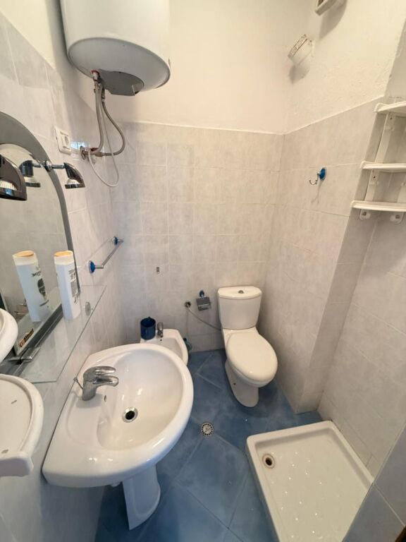 SHITET APARTAMENT 2+1+2 TUALETE PLAZH HEKURUDHA