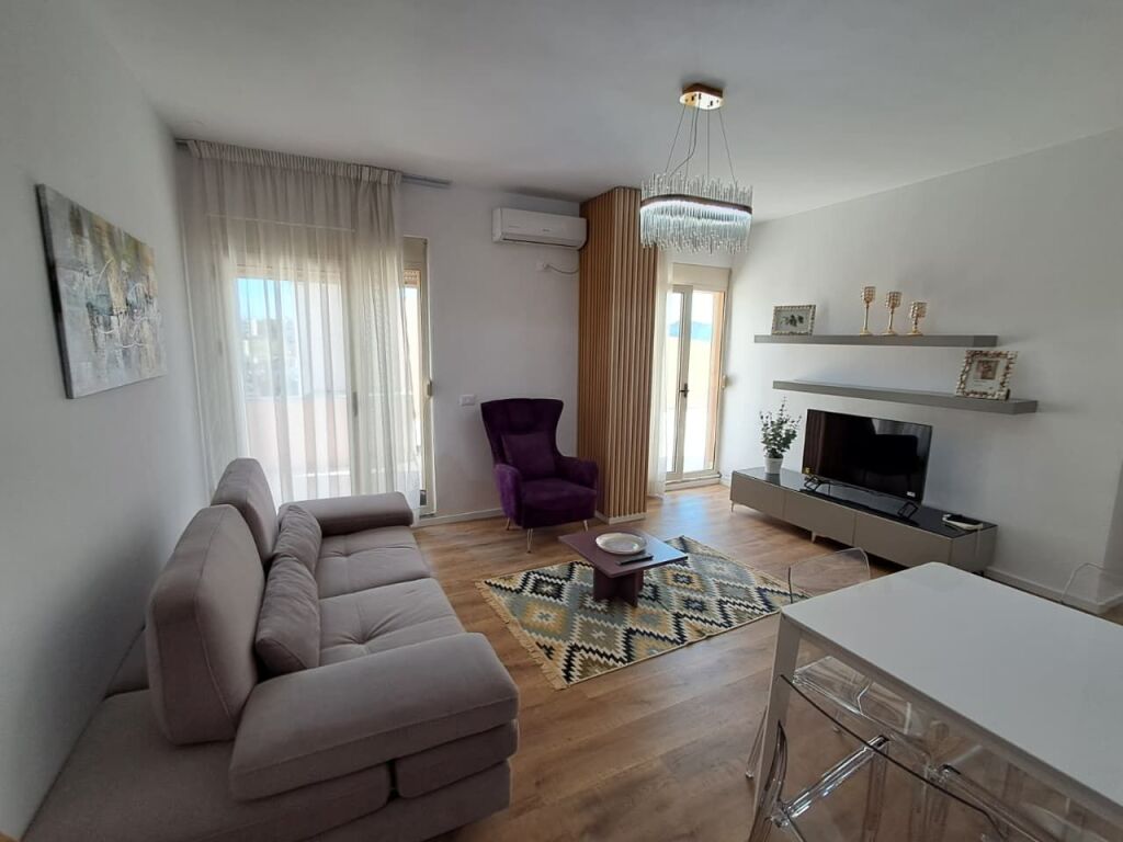 SHITET APARTAMENT 2+1 ME VERANDË 97 M² NË PLEPA