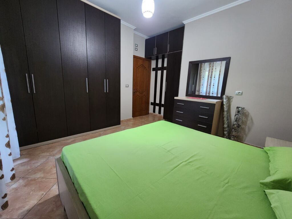 🏢Ne zonen e Rr. se Kavajes,jepet me qera apartament 2+1+2,i mobiluar 800Euro     