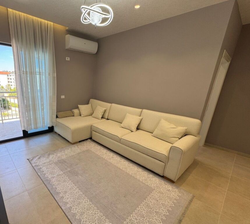 Shitet Apartament 1+1 Golem