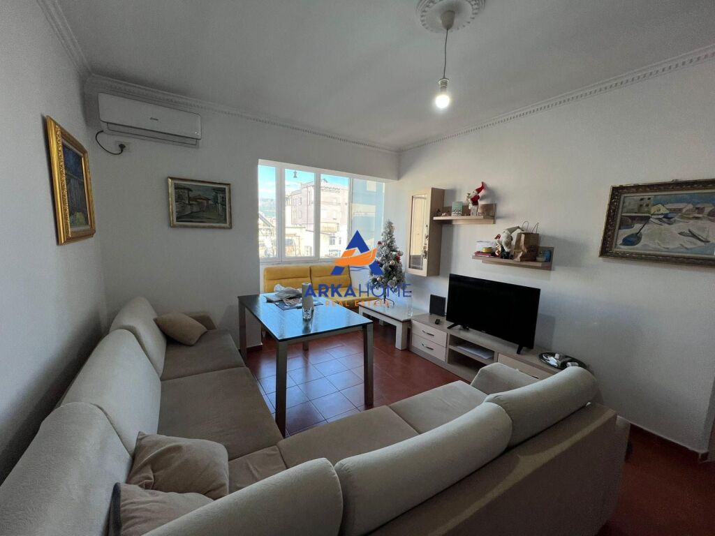 JEPET APARTAMENT ME QERA 1+1+BALLKON "VASIL SHANTO" 600 EURO