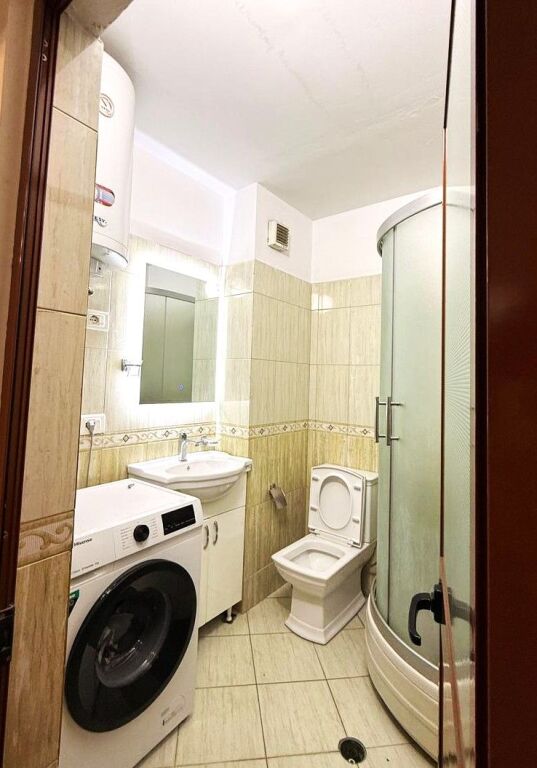 🏡 Shitet Apartament 1+1 – Rruga Ali Demi (pranë Tregut të Ri Elektrik), Tiranë
